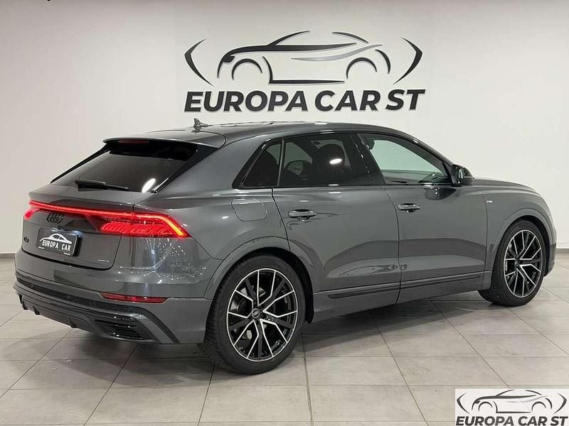 Usata Audi Q8 S-Line 286 CV (210 kW) 2020 Grigio SUV