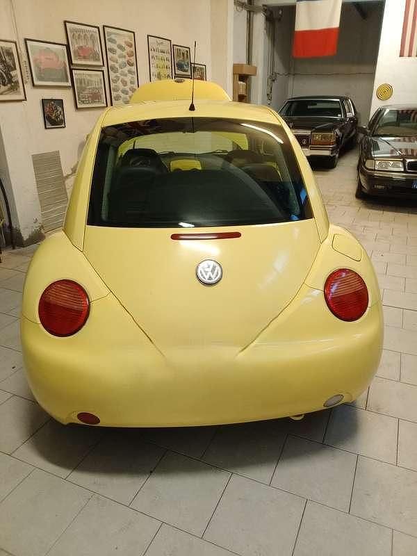 Usata VW New Beetle 116 CV (85 kW) 1999 Giallo Utilitaria