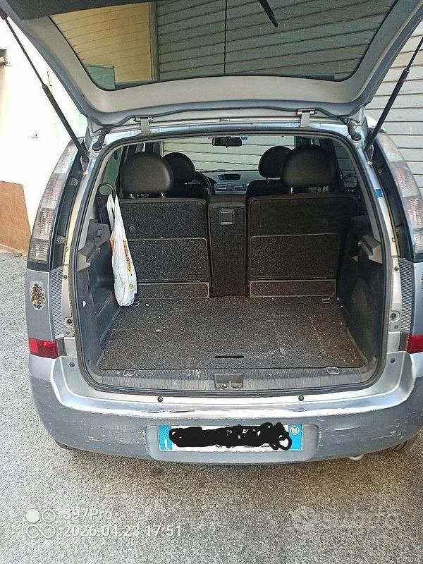 Usata Opel Meriva 90 CV (66 kW) 2006 Grigio Monovolume