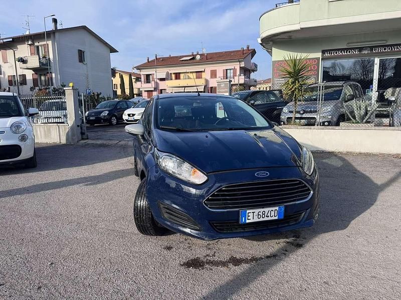Usata Ford Fiesta Titanium 80 CV (58 kW) 2013 Blu Utilitaria