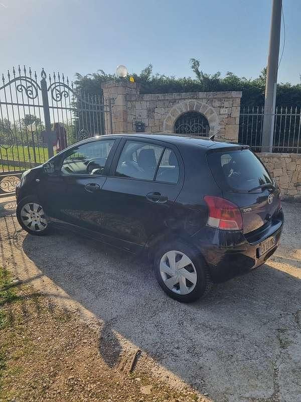 Usata Toyota Yaris 65 CV (47 kW) 2010 Utilitaria