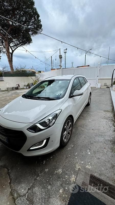 Usata Hyundai i30 128 CV (94 kW) 2014 Bianco Station wagon