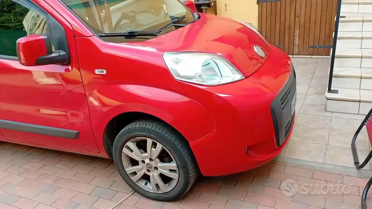 Usata Fiat Qubo 77 CV (56 kW) 2014 Rosso Monovolume