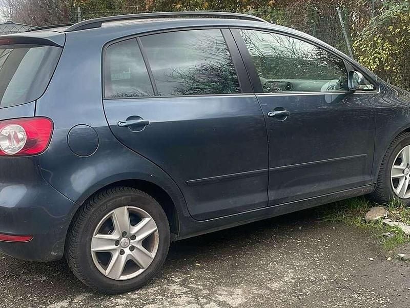 Blu/azzurro Usata 2010 VW Golf Plus Highline Monovolume | 4500 € (Buon prezzo) - Immagine 1/1