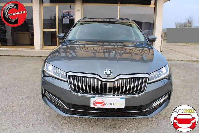 Occasion Skoda Superb LAURIN & KLEMENT 200 ch (147 kW) 2022 Gris Break