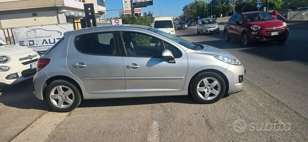 Usata Peugeot 207 68 CV (50 kW) 2011 Grigio Berlina
