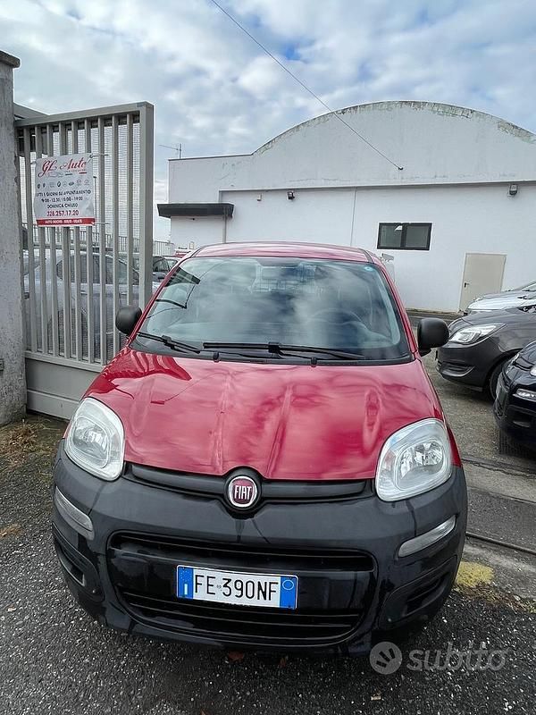 Rosso Usata 2016 Fiat Panda Easy Furgone | 4900 € (Buon prezzo) - Immagine 1/4