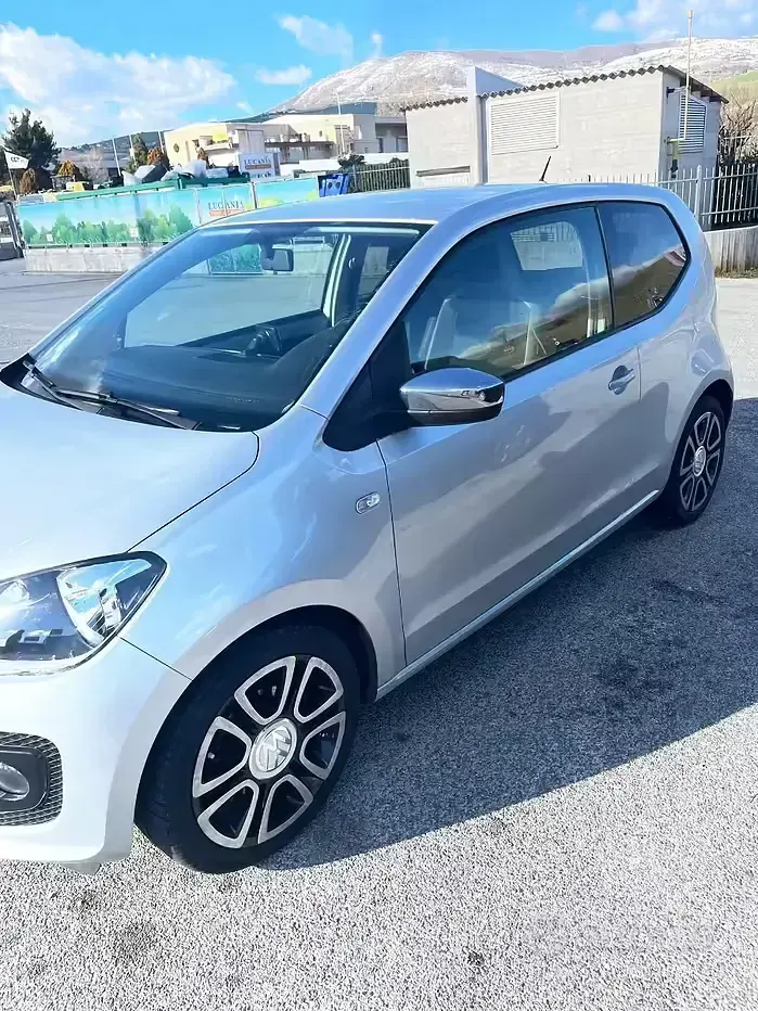 Begagnad VW up! 75 HK (55 kW) 2012 Grå Halvkombi