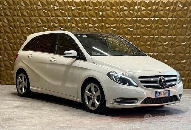 Usata Mercedes B180 Premium 109 CV (80 kW) 2012 Bianco Monovolume