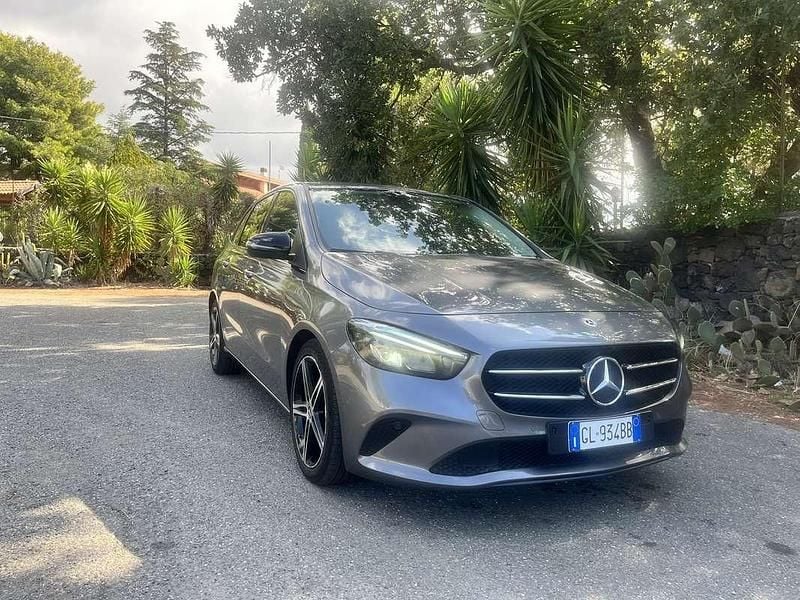 Usata Mercedes B200 150 CV (110 kW) 2022 Monovolume