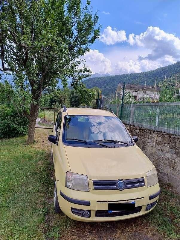 Giallo Usata 2005 Fiat Panda Dynamic Utilitaria | 2800 € (Ottimo prezzo) - Immagine 1/4