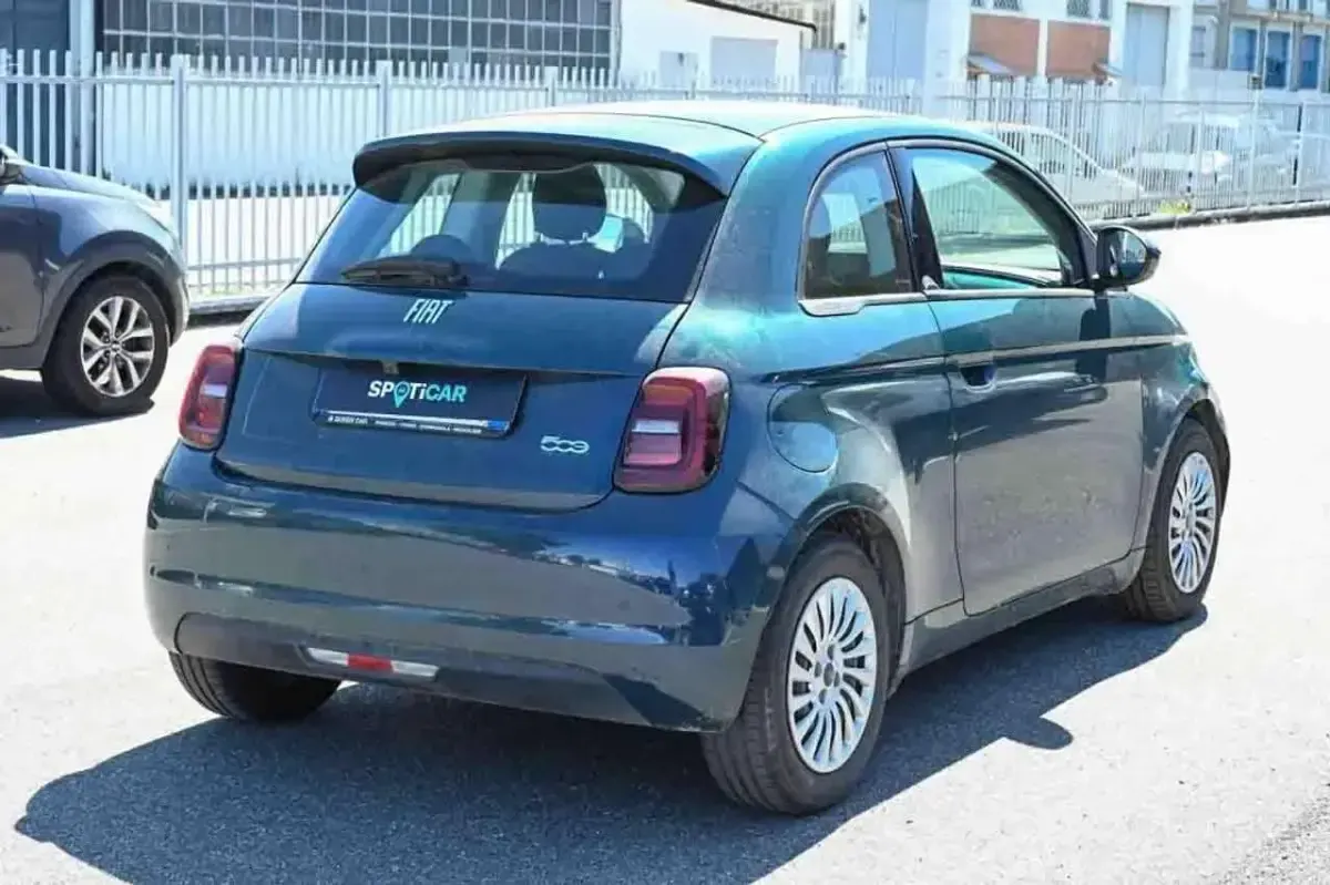 Usata Fiat 500e Icon 42 kW (58 CV) 2023 Blu Berlina