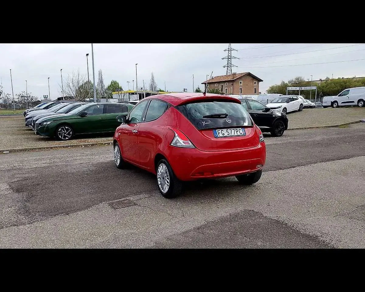 Usata Lancia Ypsilon S 69 CV (50 kW) 2017 Rosso Utilitaria