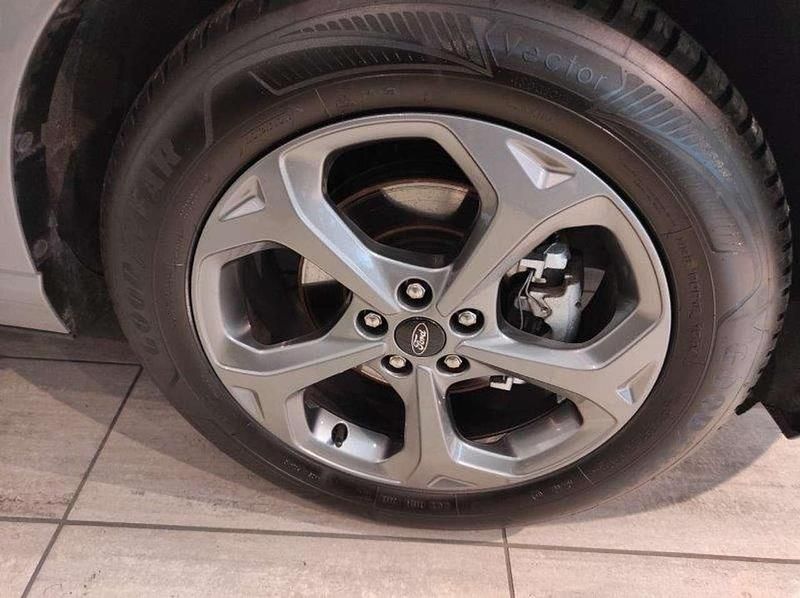 Usata Ford Kuga ST-Line 180 CV (132 kW) 2025 Grigio SUV