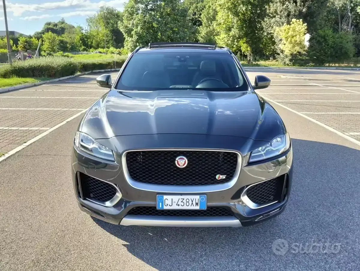 Usata Jaguar F-Pace S 300 CV (220 kW) 2017 Grigio SUV