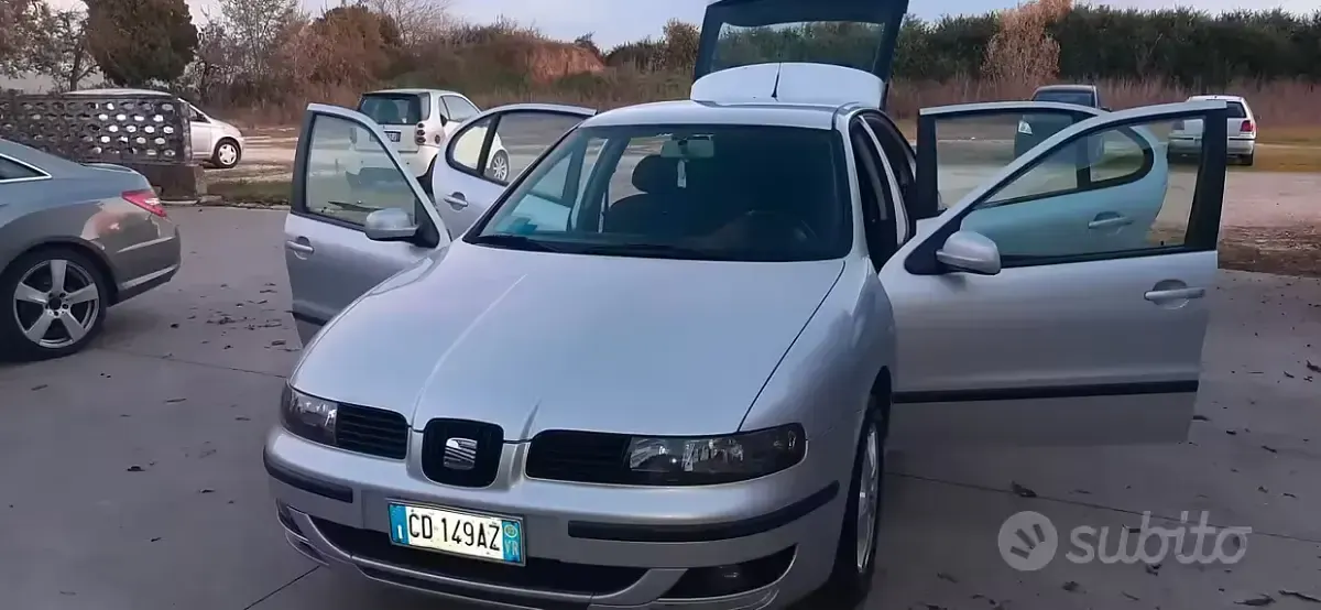 Usata Seat Leon Stella 110 CV (80 kW) 2002 Grigio Utilitaria