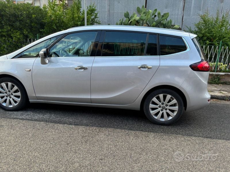 Usata Opel Zafira 2014 Grigio Monovolume