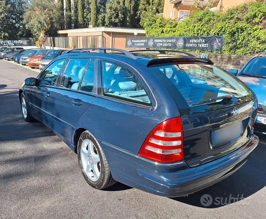 Usata Mercedes C270 Avantgarde 170 CV (125 kW) 2001 Blu Berlina