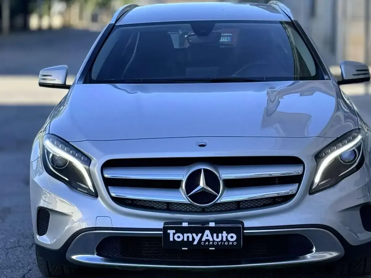 Usata Mercedes GLA200 Premium 136 CV (100 kW) 2016 Argento SUV