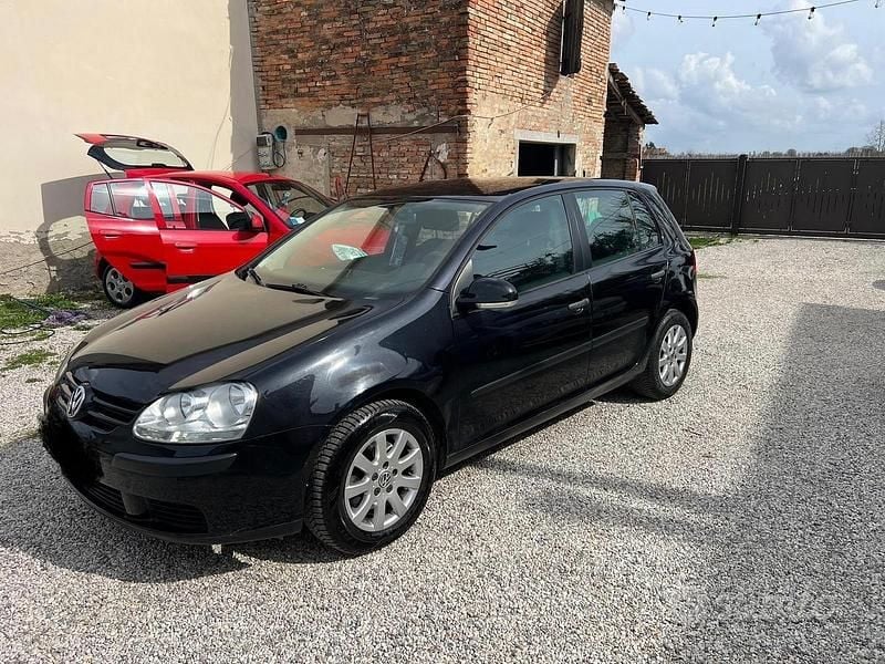 Usata VW Golf IV Sportline 105 CV (77 kW) 2005 Nero Berlina