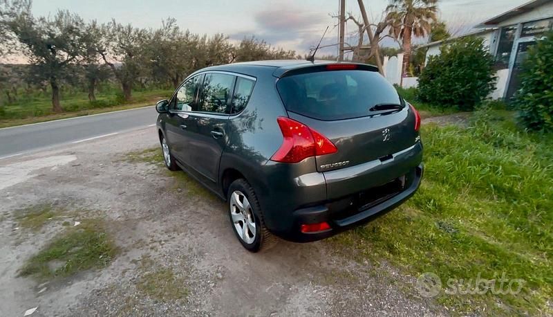 Usata Peugeot 3008 110 CV (80 kW) 2013 Grigio Station wagon