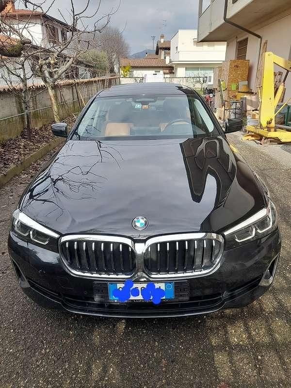 Usata BMW 520 Luxury Line 190 CV (139 kW) 2022 Nero Berlina
