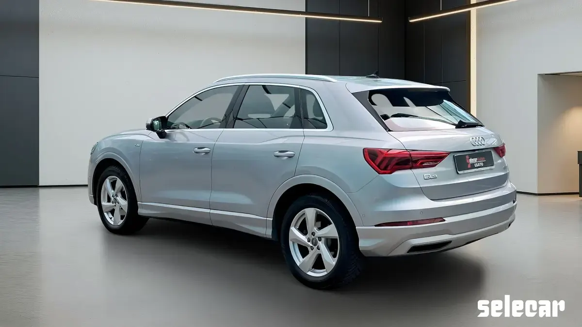 Usata Audi Q3 S-Line 150 CV (110 kW) 2019 Argento SUV