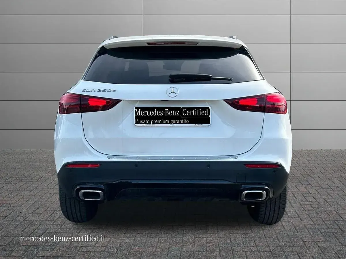 Usado Mercedes GLA250 Advanced Plus 163 CV (119 kW) 2025 Blanco SUV