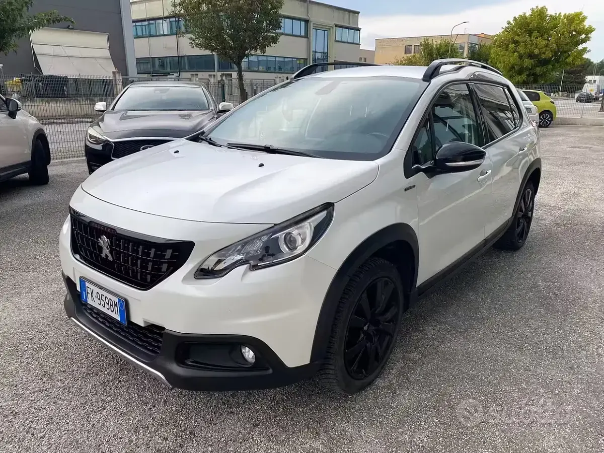 Usata Peugeot 2008 GT-line 99 CV (72 kW) 2017 Bianco SUV