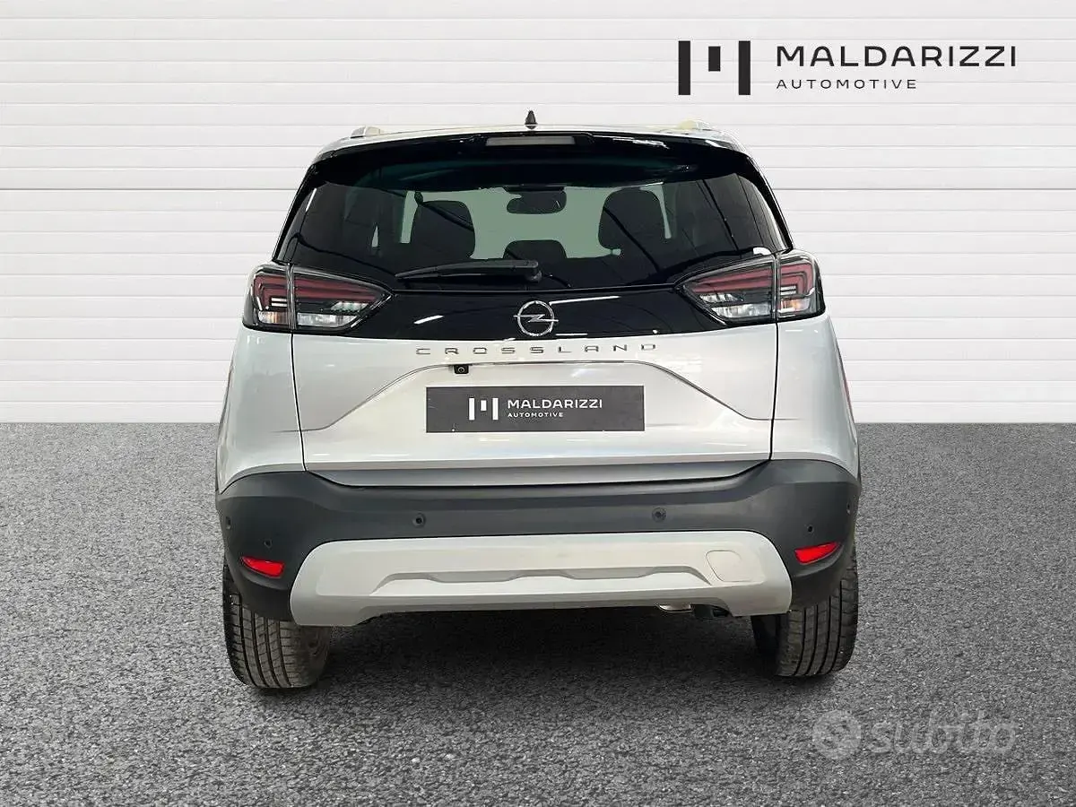 Usata Opel Crossland X Ultimate 110 CV (80 kW) 2023 Grigio SUV