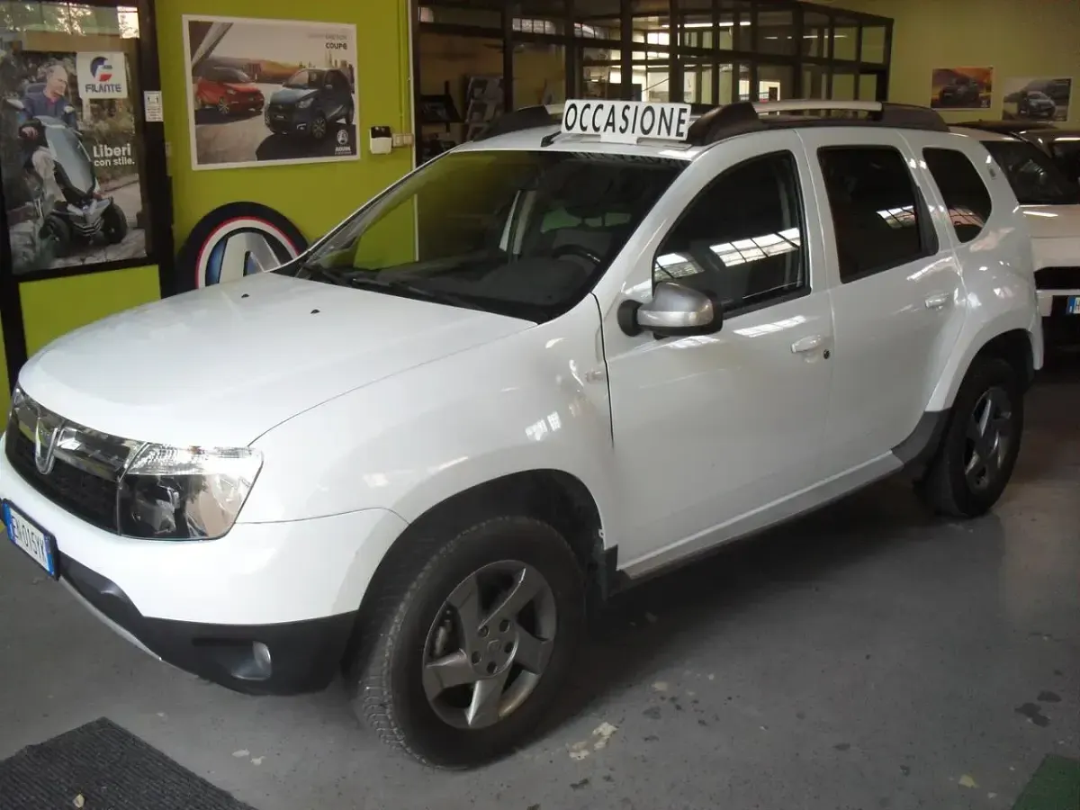 Usata Dacia Duster Lauréate 107 CV (78 kW) 2012 Bianco SUV