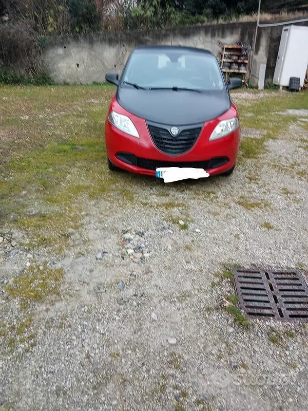 Rosso Usata 2013 Lancia Ypsilon Due volumi | 4200 € (Ottimo prezzo) - Immagine 1/4