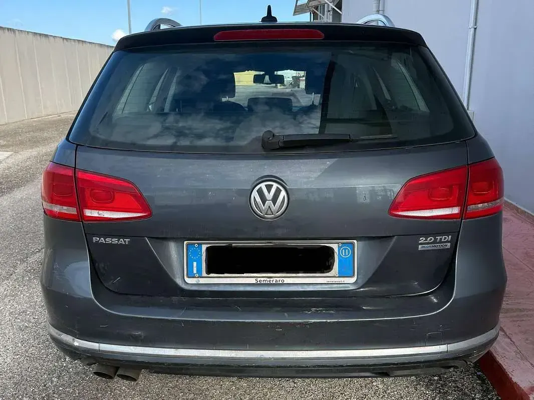 Usata VW Passat Highline 140 CV (102 kW) 2011 Grigio Station wagon