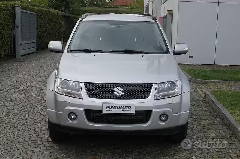 Usata Suzuki Grand Vitara 129 CV (94 kW) 2011 Grigio SUV