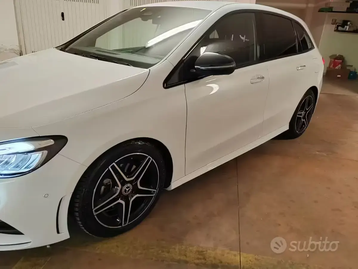 Usata Mercedes B180 AMG line 116 CV (85 kW) 2023 Bianco Utilitaria