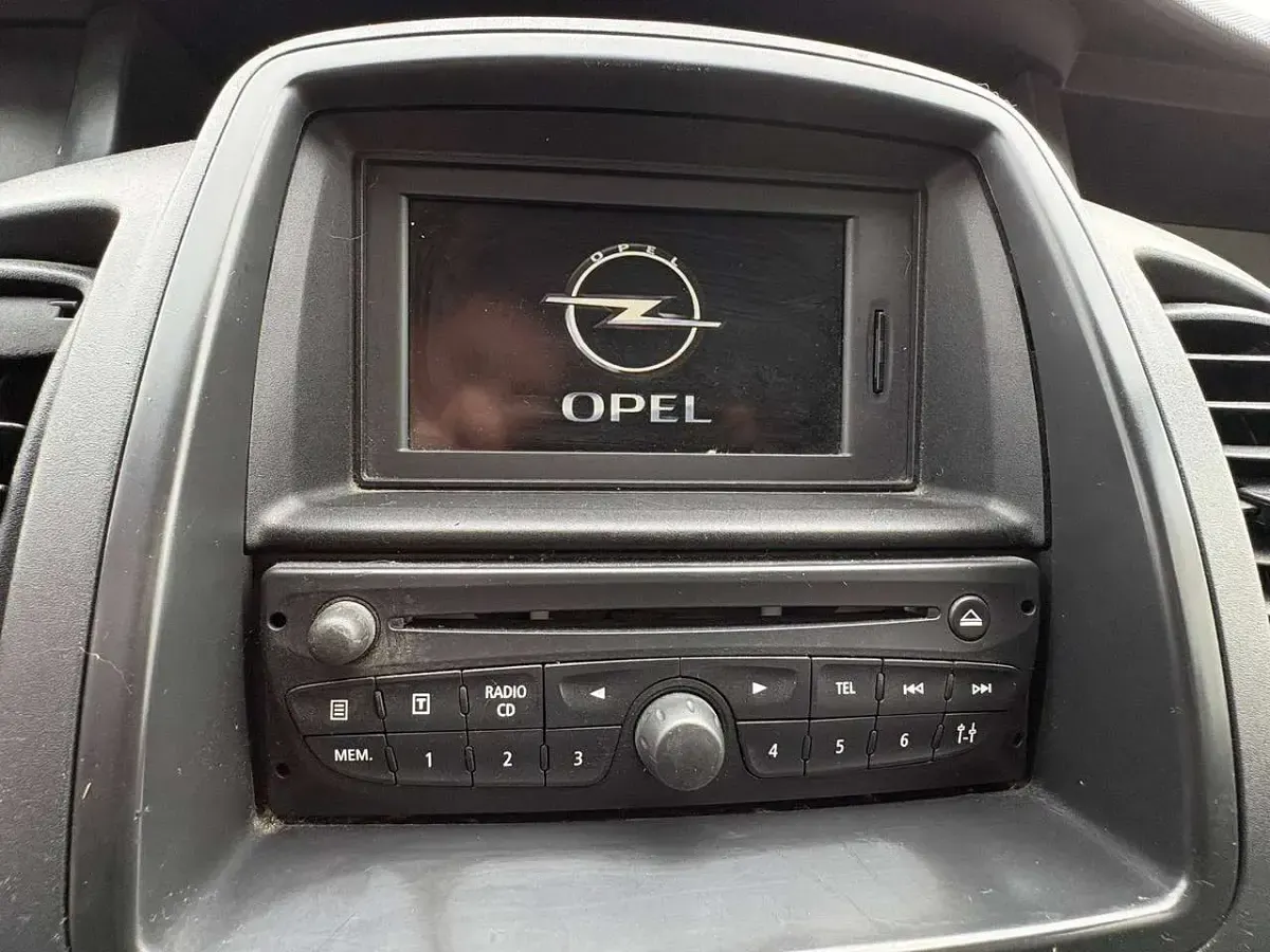 Usata Opel Vivaro 116 CV (85 kW) 2011 Argento Monovolume