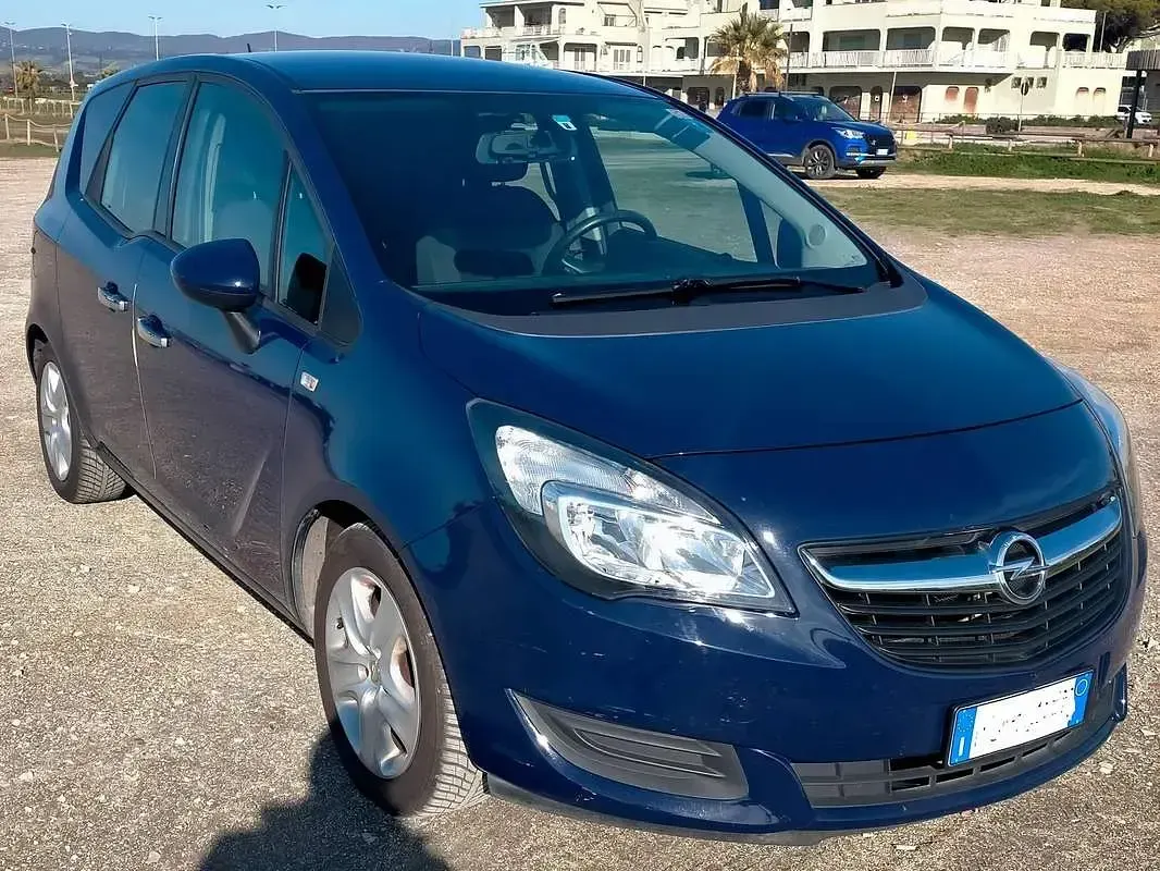 Usata Opel Meriva 101 CV (74 kW) 2017 Blu/azzurro Monovolume