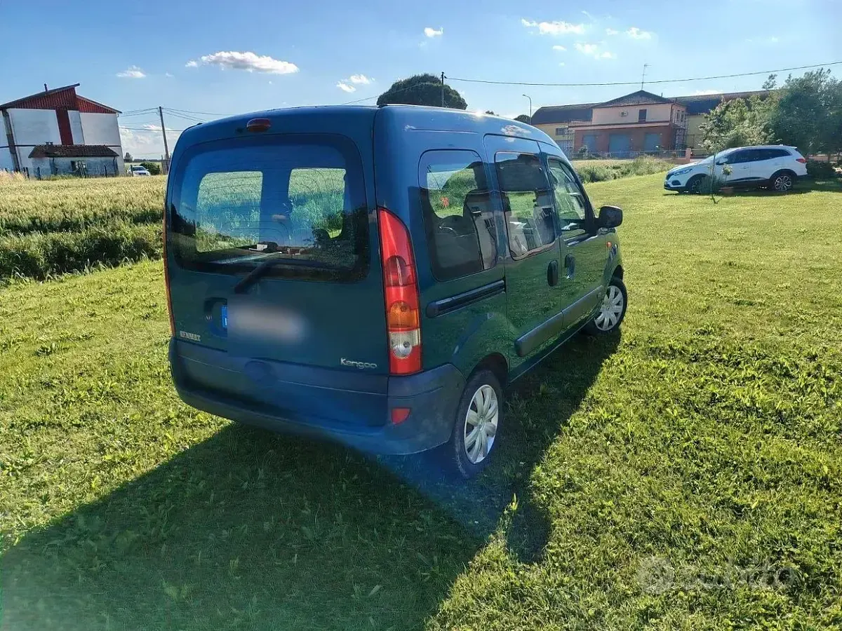 Usata Renault Kangoo 65 CV (47 kW) 2004 Verde Monovolume
