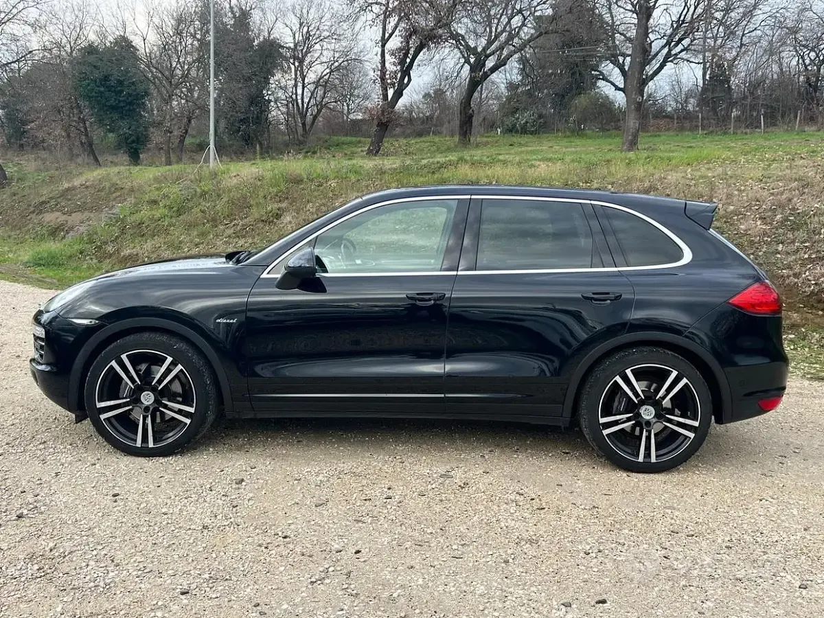 Usata Porsche Cayenne 245 CV (180 kW) 2012 Nero SUV