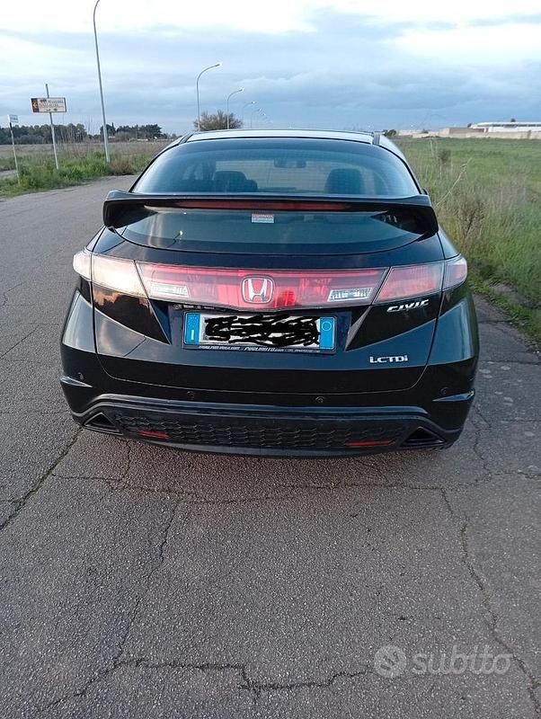 Usata Honda Civic 140 CV (102 kW) 2006 Nero Berlina