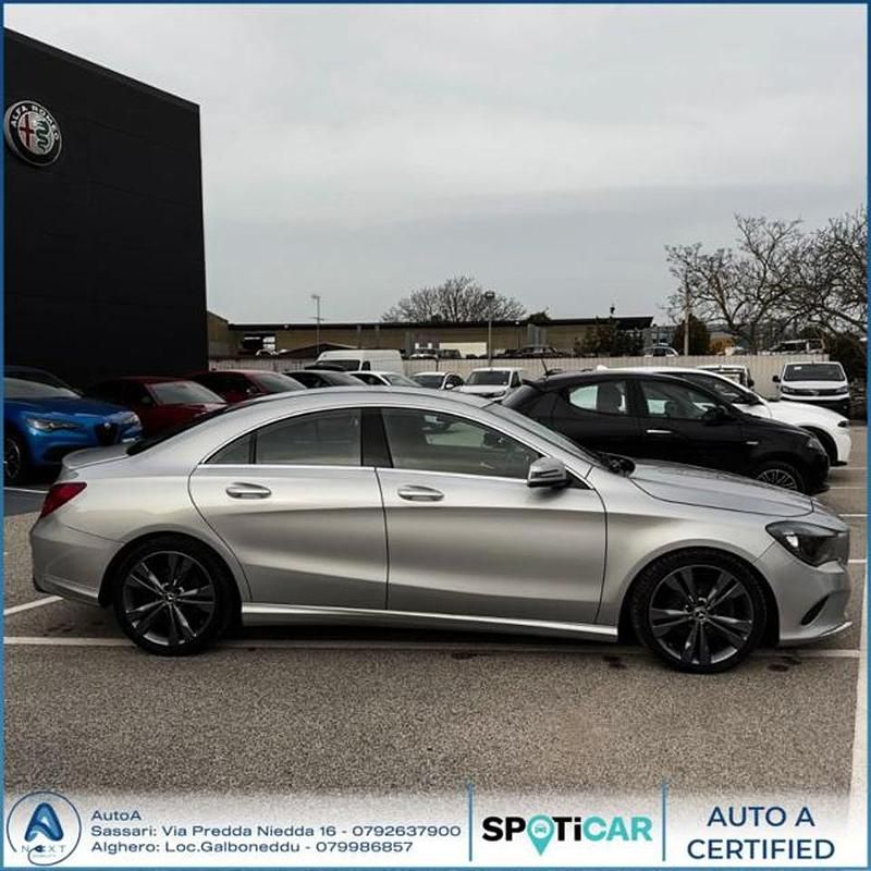 Usata Mercedes A200 Business 136 CV (100 kW) 2019 Grigio Utilitaria