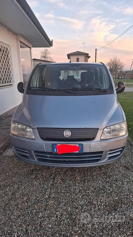 Usata 2009 Fiat Multipla Monovolume | 4200 € (Molto cara) - Immagine 1/4