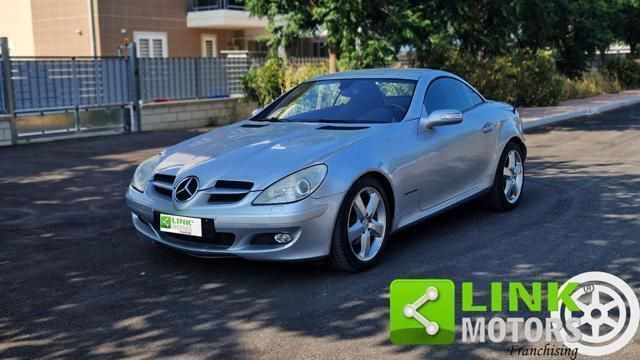Grigio Usata 2004 Mercedes SLK200 Cabrio | 10.400 € (Buon prezzo) - Immagine 1/4