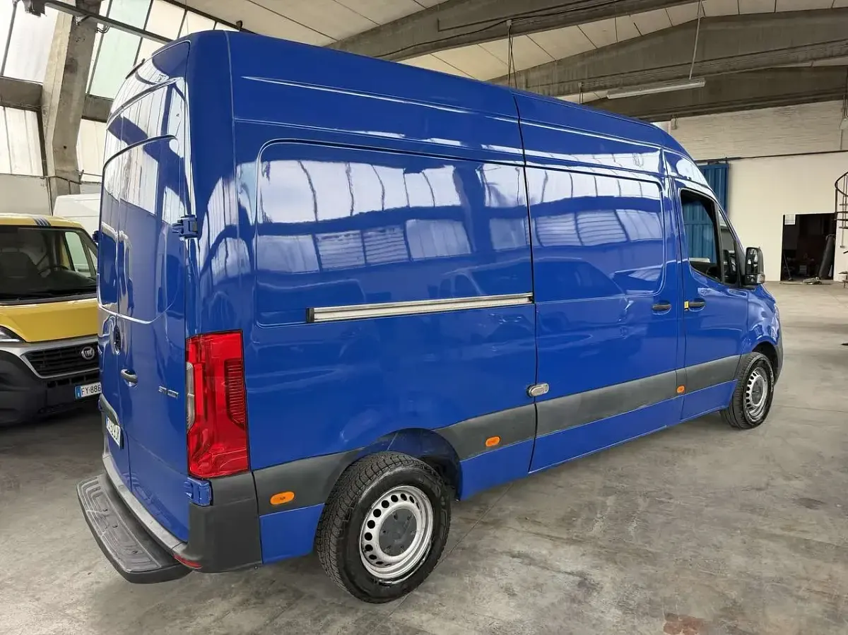 Usata Mercedes Sprinter 114 CV (83 kW) 2019 Blu/azzurro Furgone