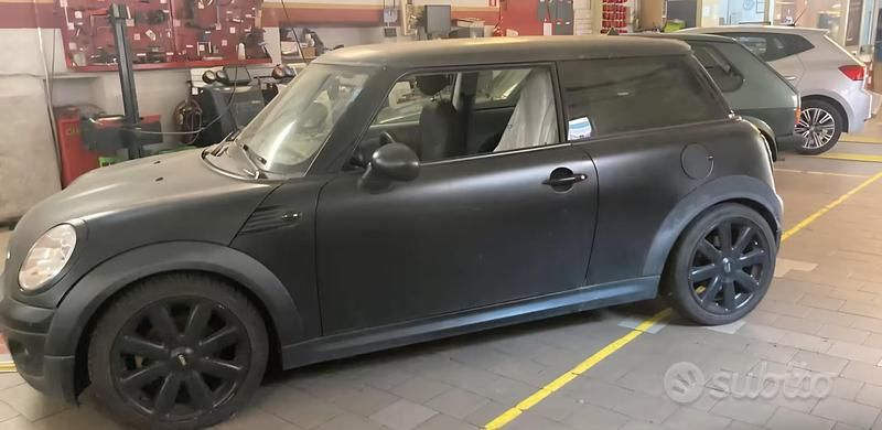 Usata Mini Cooper 120 CV (88 kW) 2007 Nero Utilitaria