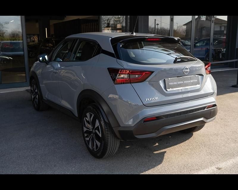 Usata Nissan Juke Acenta 114 CV (83 kW) 2022 Ceramic gray SUV