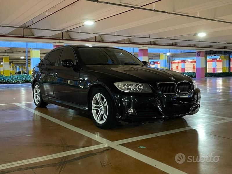 Usata BMW 318 2011 Nero Berlina