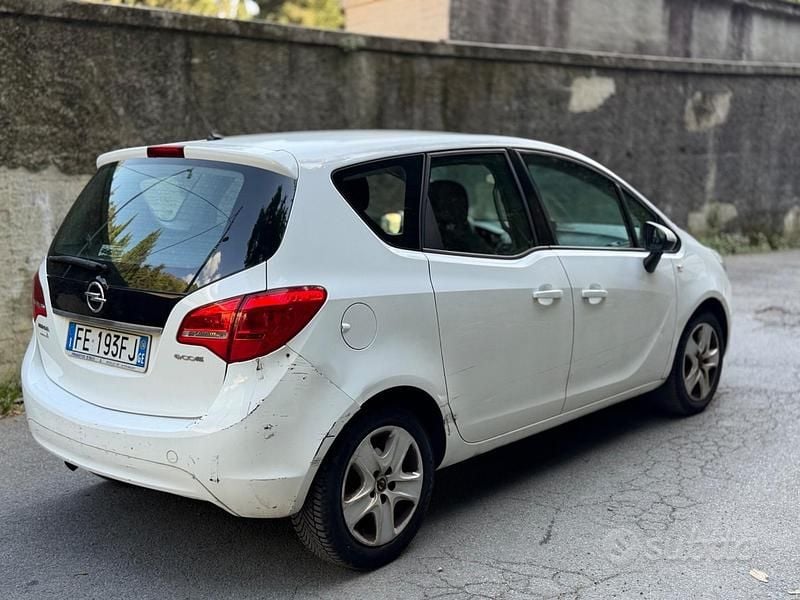 Usata Opel Meriva 95 CV (69 kW) 2016 Bianco Monovolume