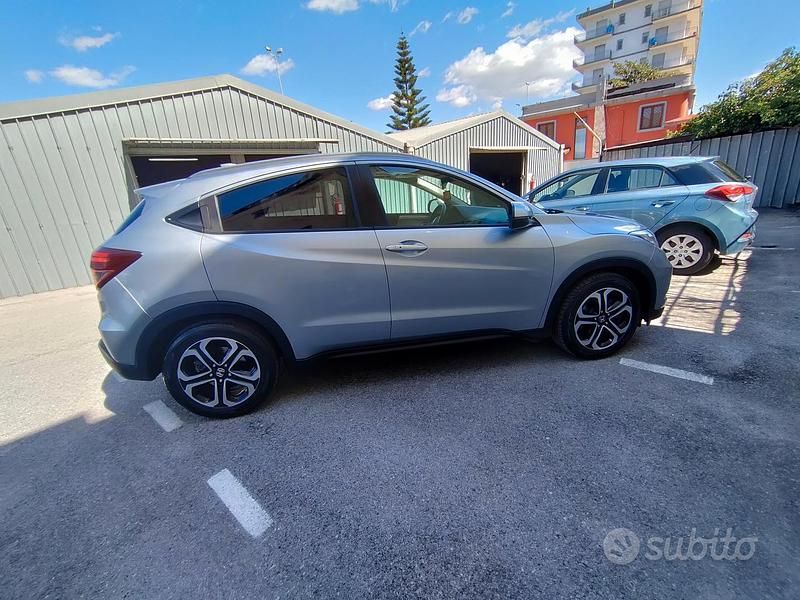 Grigio Usata 2018 Honda HR-V SUV | 17.000 € (Molto cara) - Immagine 1/4