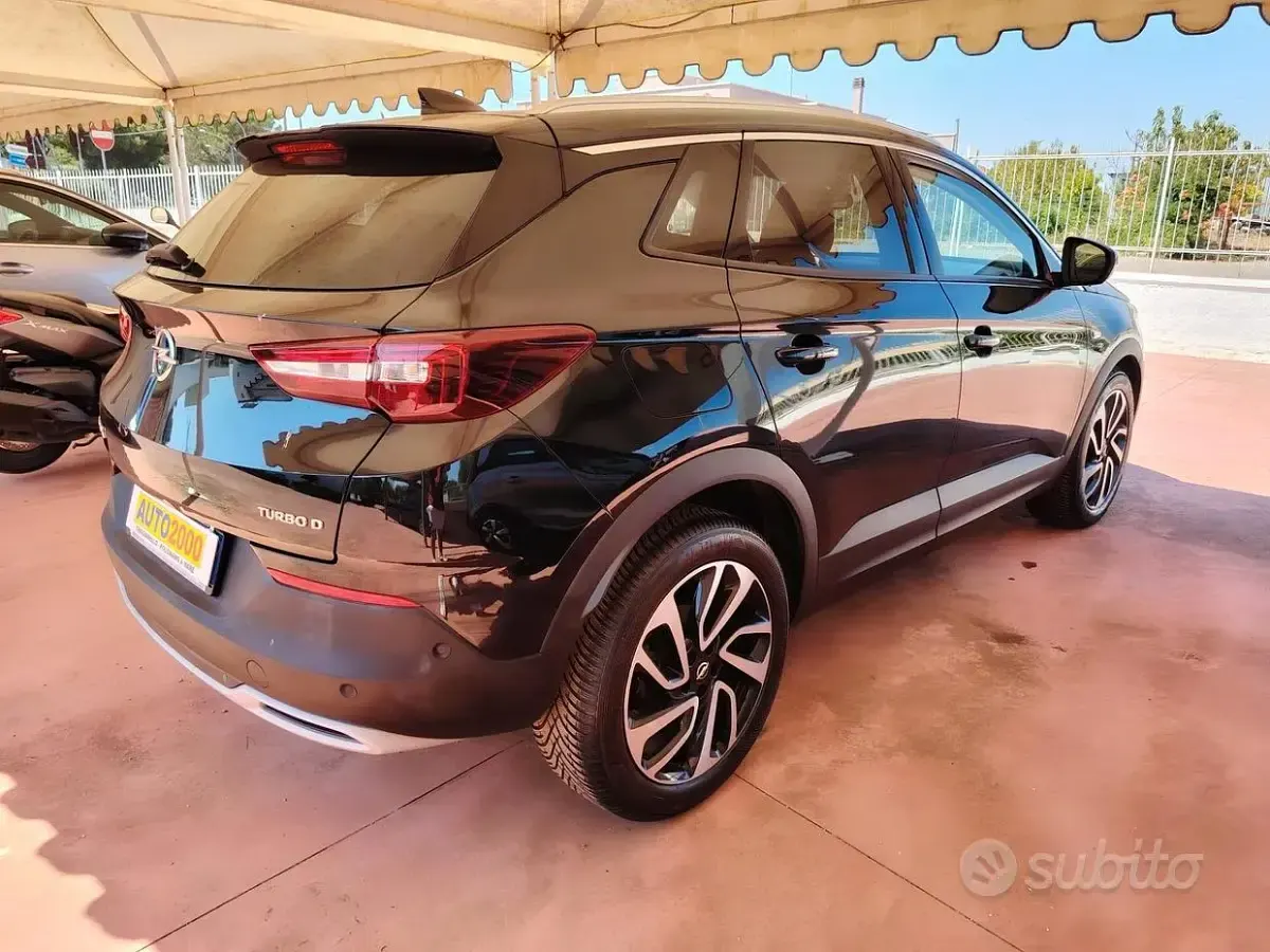 Usata Opel Grandland X Innovation 120 CV (88 kW) 2018 Nero SUV